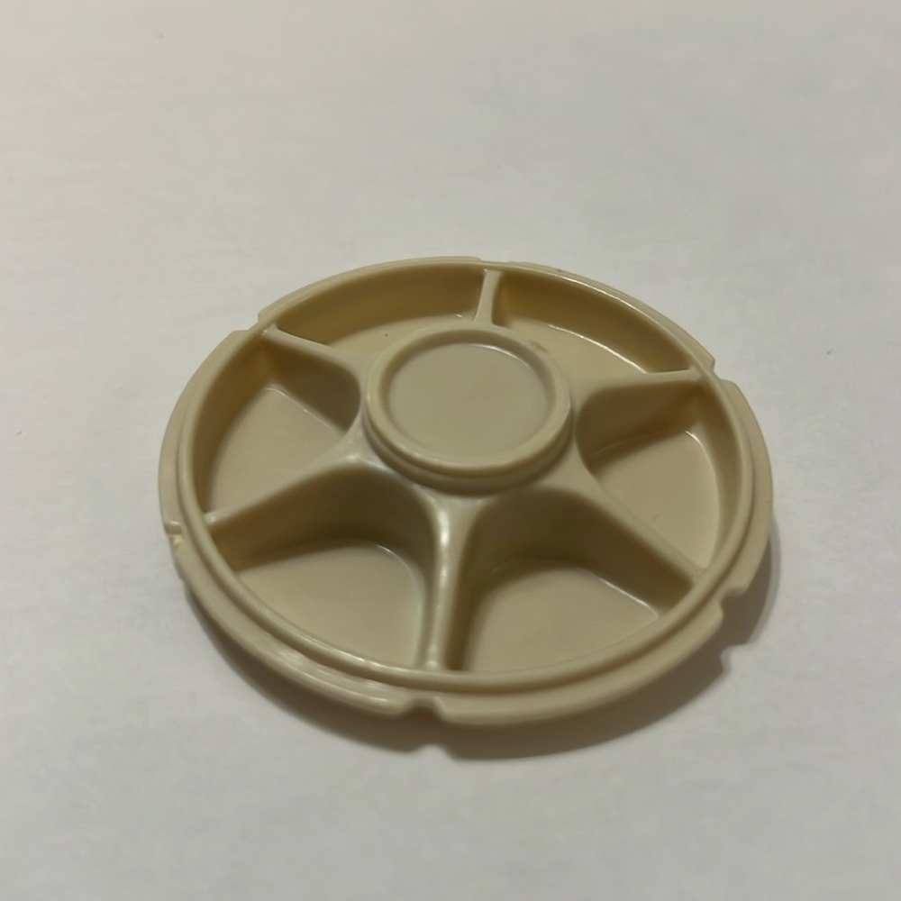 Serving Center Magnet